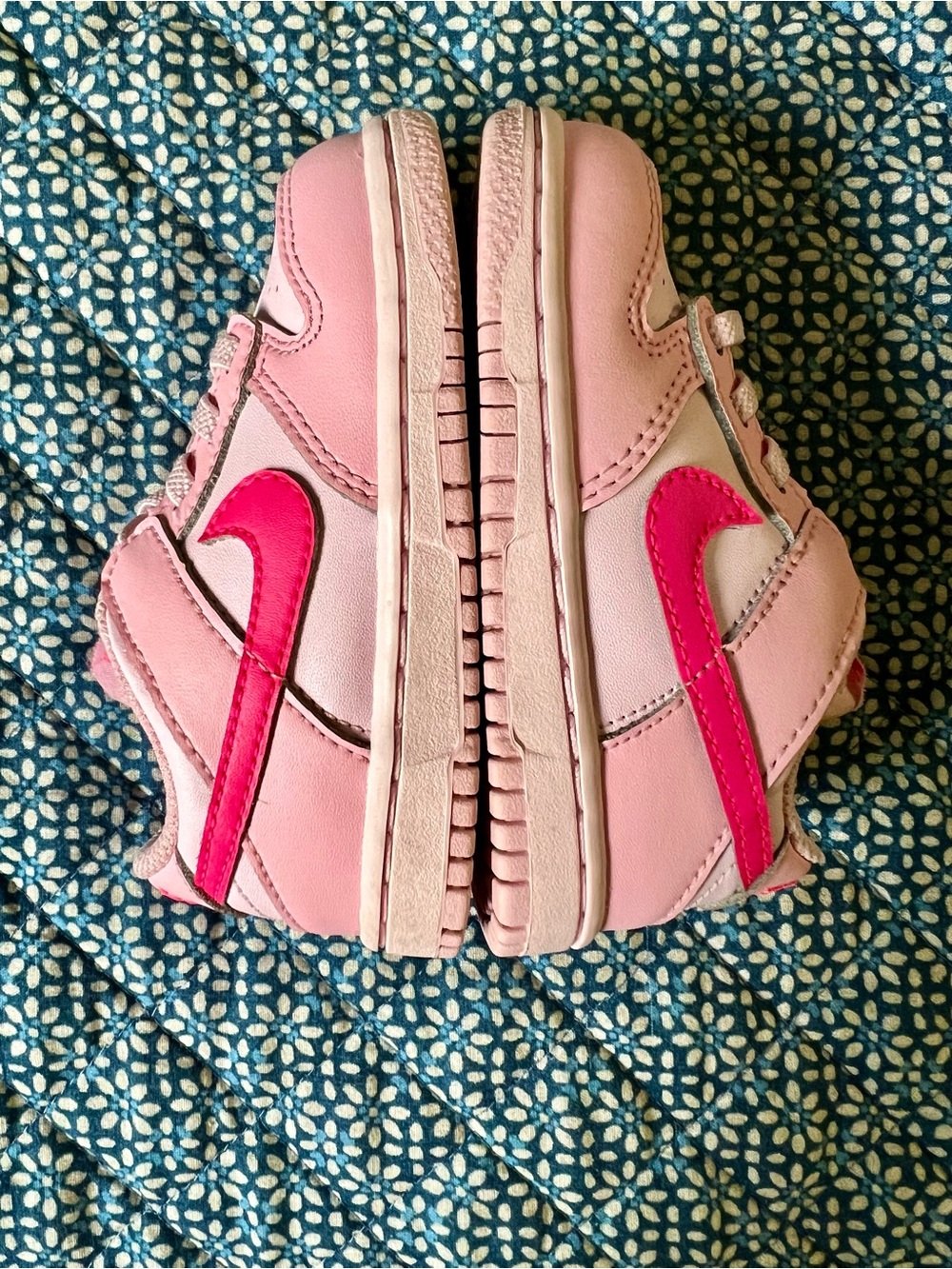 Nike Dunn Low Kids Triple Pink Size 7c